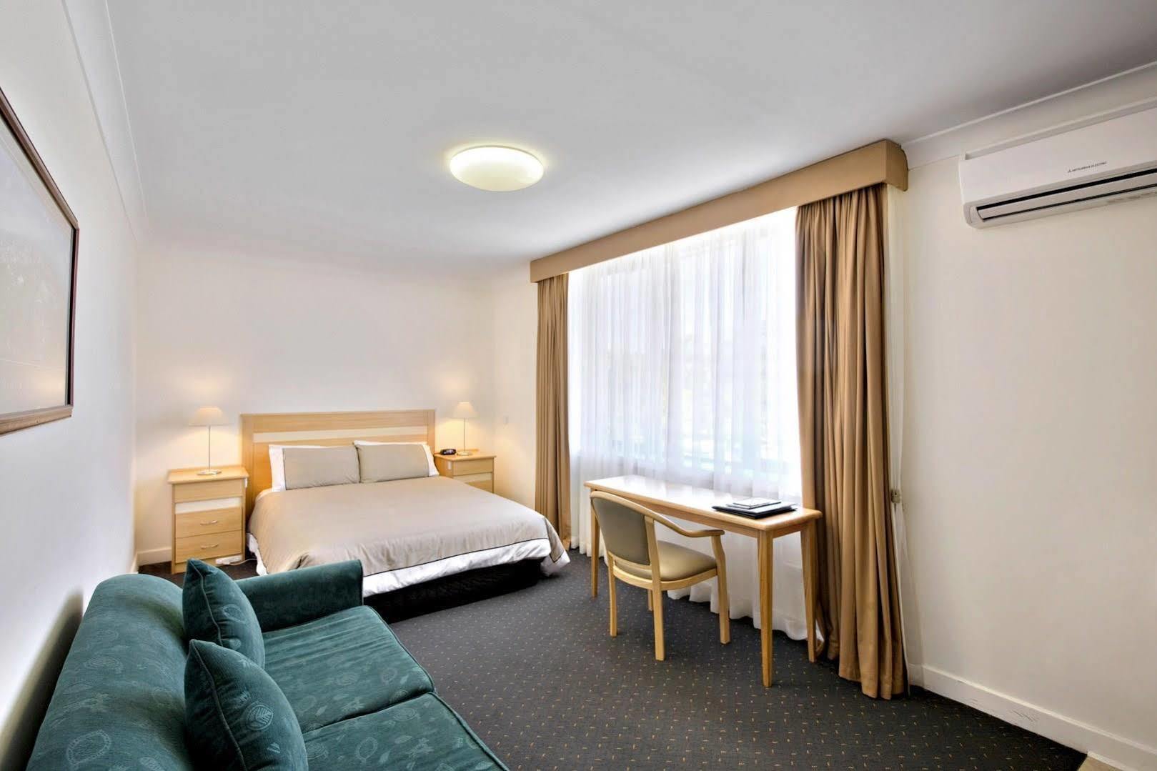 Melbourne'S Princes Park Hotel Экстерьер фото